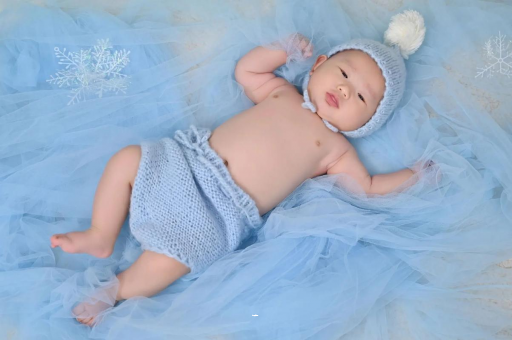 鄂尔多斯二个月的宝宝